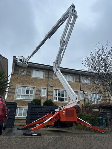 Tracked cherry picker hire - cherry, in