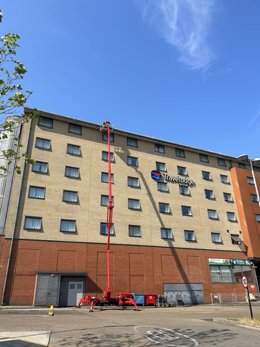 Metre tracked access - 23,