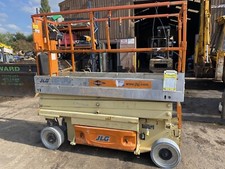 JLG scissor lift, access