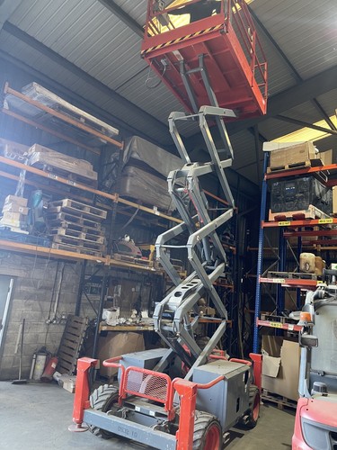 2012 skyjack 6832 - sj, scissor